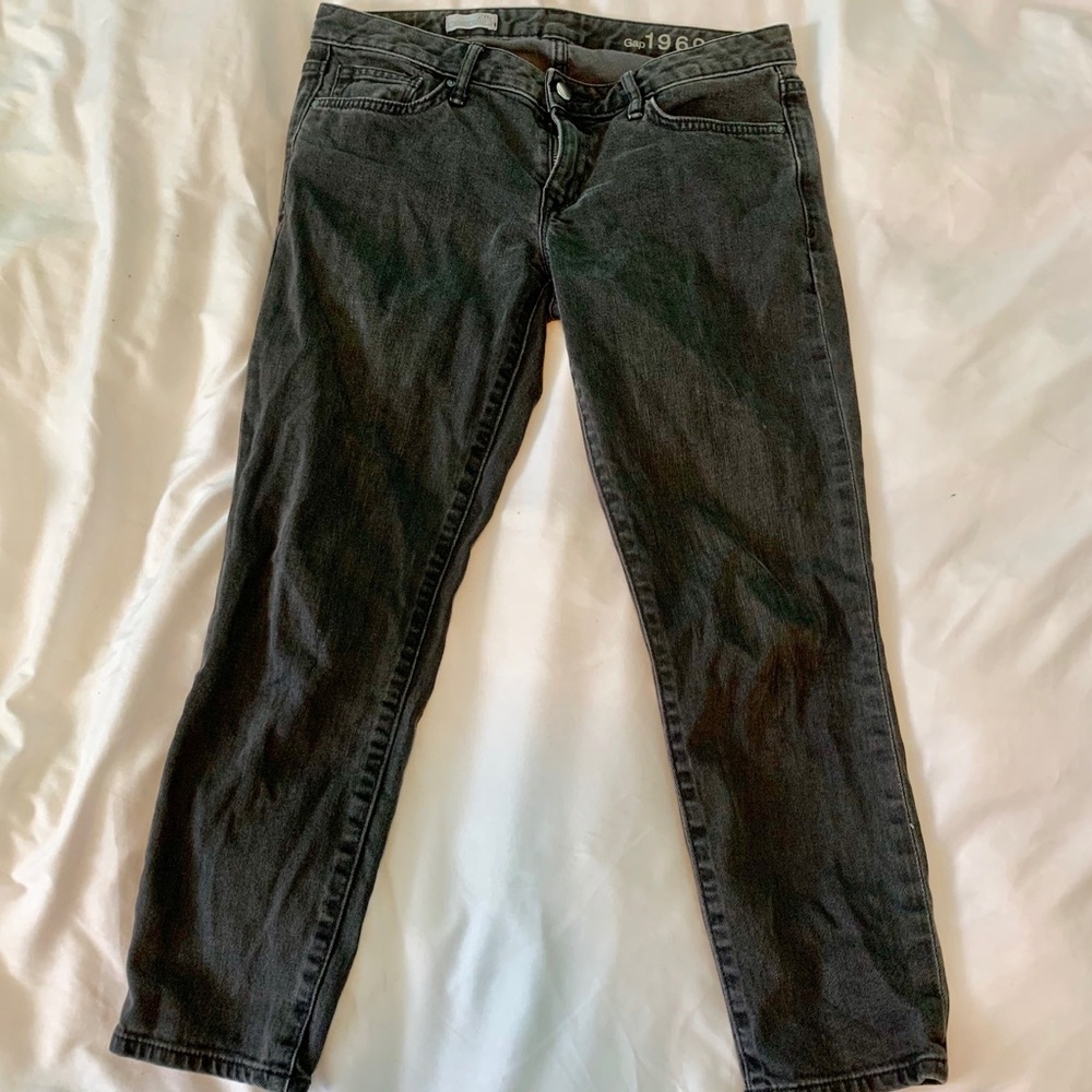 Cropped grey skinny jeans